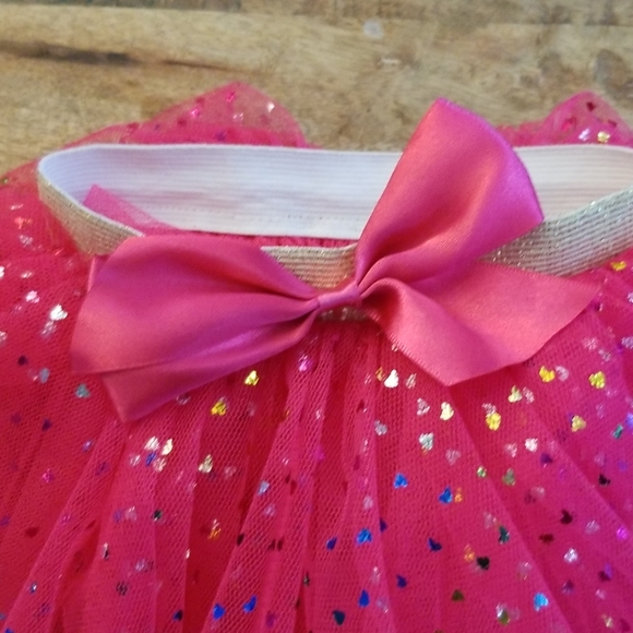 3‐6M 🦄 Pink Tutu 🦄 with foil hearts - Picture 3 of 4